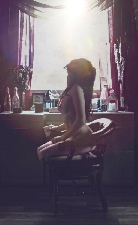 Foto di nudo di fuga di OnlyFans di Madame Any