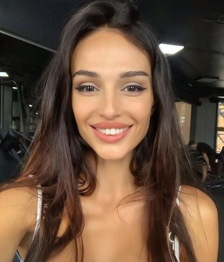 Foto di nudo di fuga di OnlyFans di Julia Unrealcobain