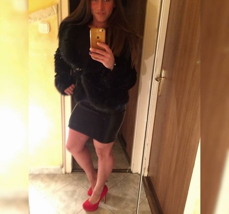 Foto di nudo di fuga di OnlyFans di Reni Gendur