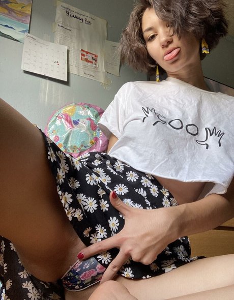 Adorable Dina