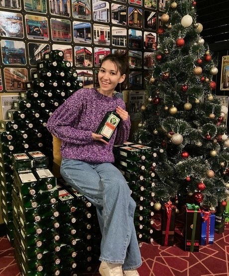 Adorable Dina