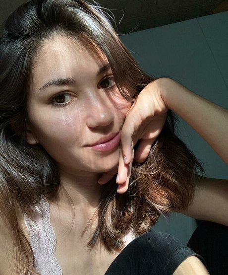 Adorable Dina