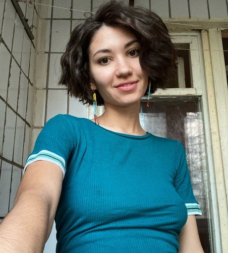Adorable Dina