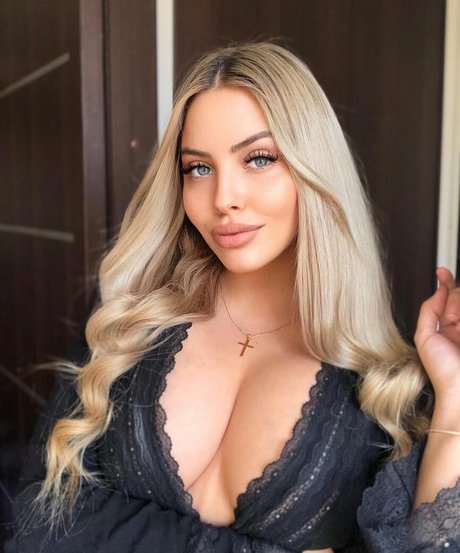 Foto di nudo di fuga di OnlyFans di Erika Hevia
