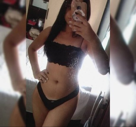 Foto di nudo di fuga di OnlyFans di Noelly Lemes