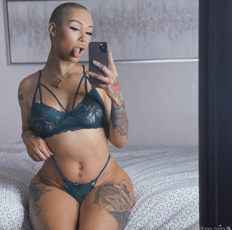Foto di nudo di fuga di OnlyFans di The Fit Mami
