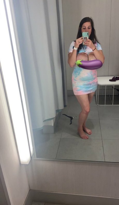 Tittyqueen77