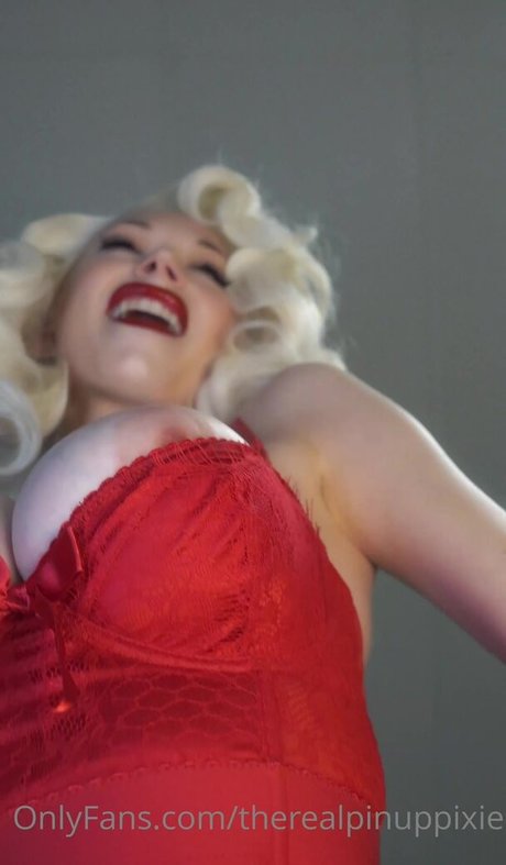 Foto di nudo di fuga di OnlyFans di Pineup Pixie
