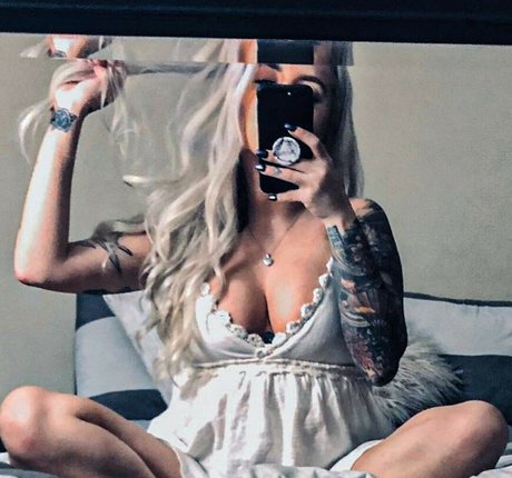 Foto di nudo di fuga di OnlyFans di Sj Valenz