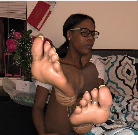 Foto di nudo di fuga di OnlyFans di The Melanin Obsession