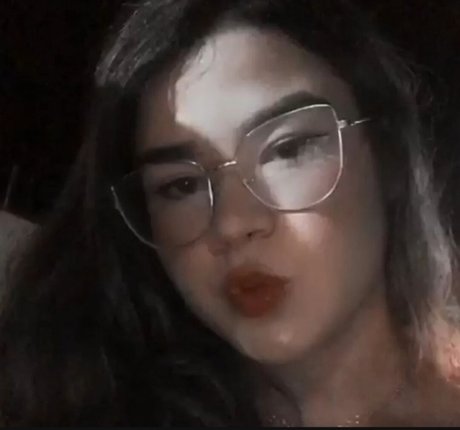 Foto di nudo di fuga di OnlyFans di Fernanda Braga