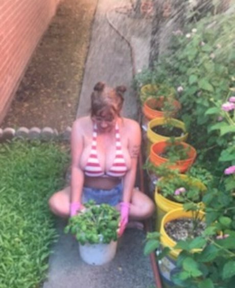 Foto di nudo di fuga di OnlyFans di Julie K Smith