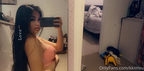 Foto di nudo di fuga di OnlyFans di Kkimvu