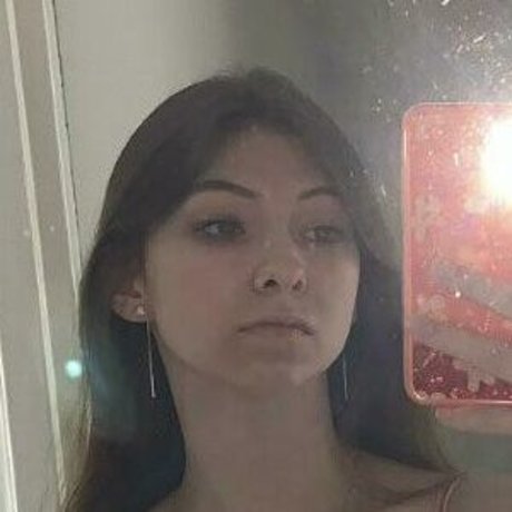 Foto di nudo di fuga di OnlyFans di Emisia4