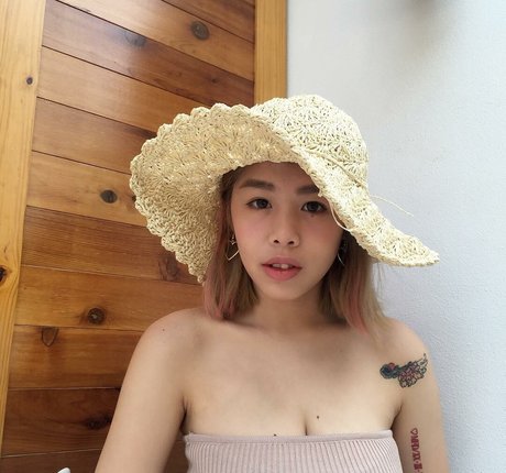 Foto di nudo di fuga di OnlyFans di Chen
