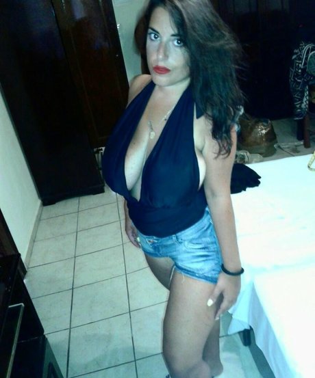 Foto di nudo di fuga di OnlyFans di Valeria Vela