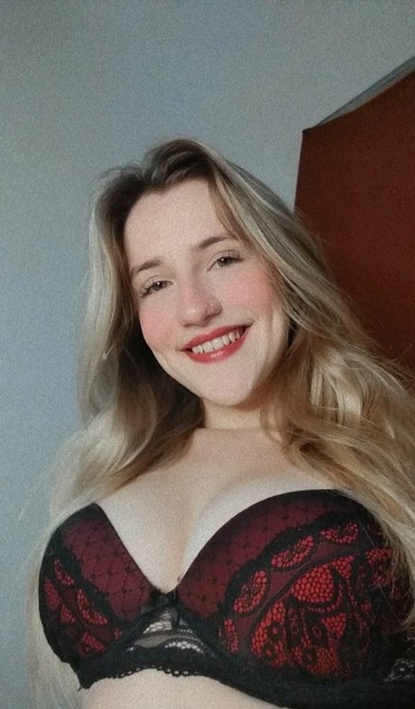 Foto di nudo di fuga di OnlyFans di Tallullah