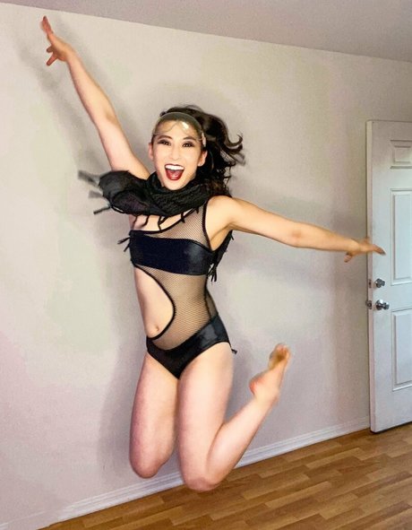Foto di nudo di fuga di OnlyFans di Erika Ishii
