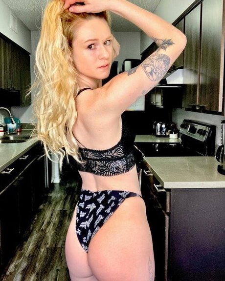 Foto di nudo di fuga di OnlyFans di Sabine Oats