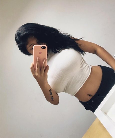 Foto di nudo di fuga di OnlyFans di Kimberly Hdeez