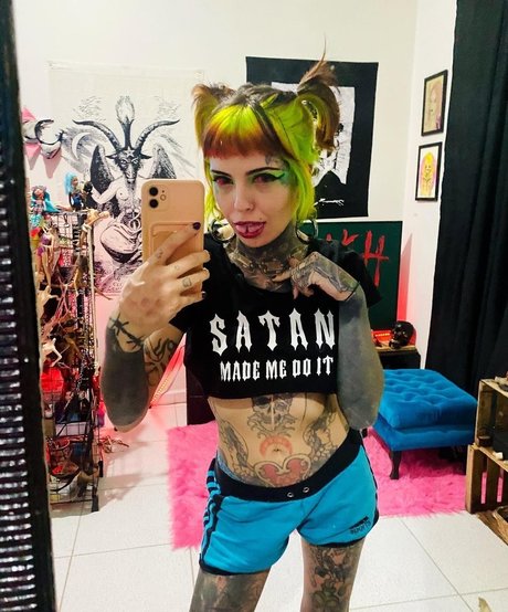 Foto di nudo di fuga di OnlyFans di Mari Zombie