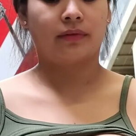 Foto di nudo di fuga di OnlyFans di Lola Delarosa