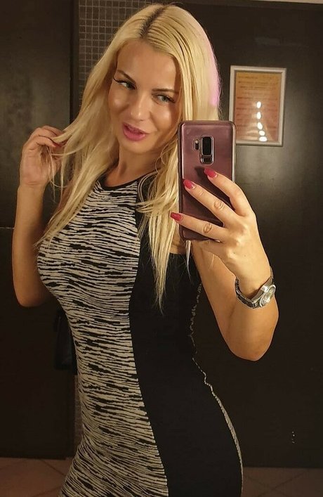 Foto di nudo di fuga di OnlyFans di Sanja Tigrica