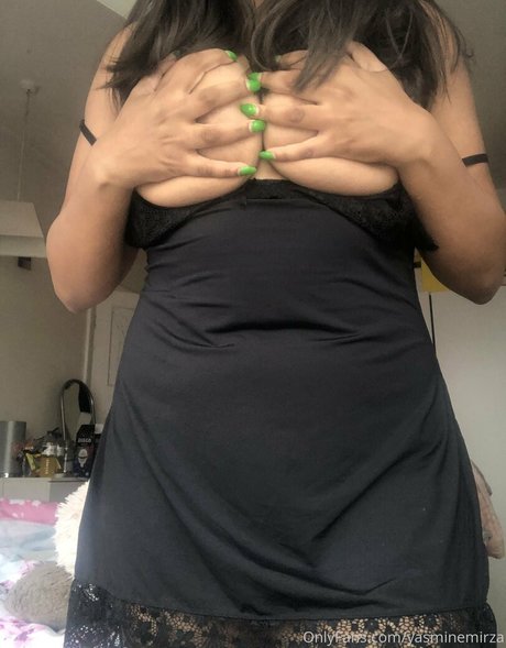 Foto di nudo di fuga di OnlyFans di Yasmine