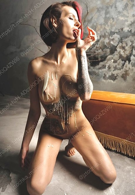 Foto di nudo di fuga di OnlyFans di Jztochka