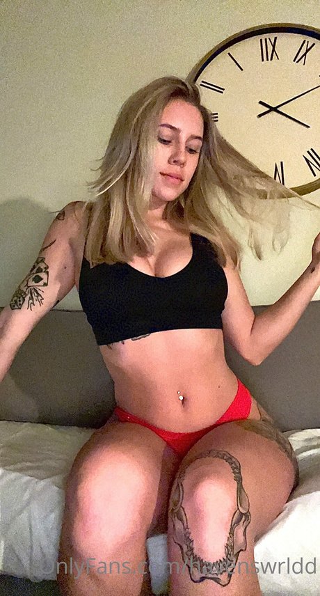 Foto di nudo di fuga di OnlyFans di Havens World