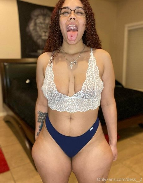 Foto di nudo di fuga di OnlyFans di Dess2