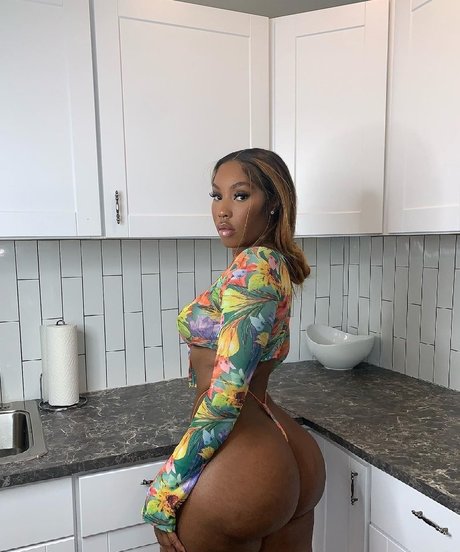 Foto di nudo di fuga di OnlyFans di Sobomb