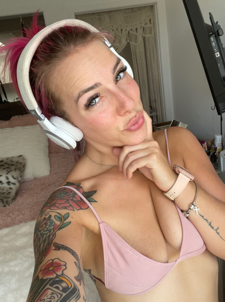 Lay Rose