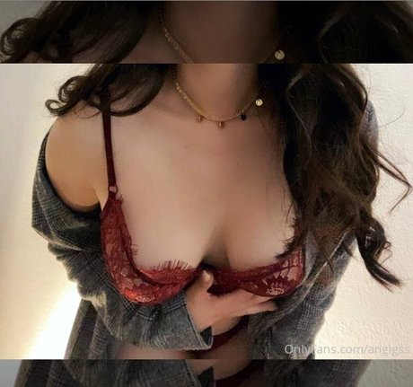 Foto di nudo di fuga di OnlyFans di Angigss