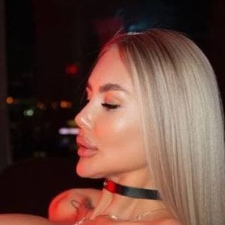 Foto di nudo di fuga di OnlyFans di Dana Curly