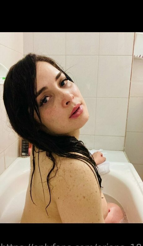 Foto di nudo di fuga di OnlyFans di Oriana18s