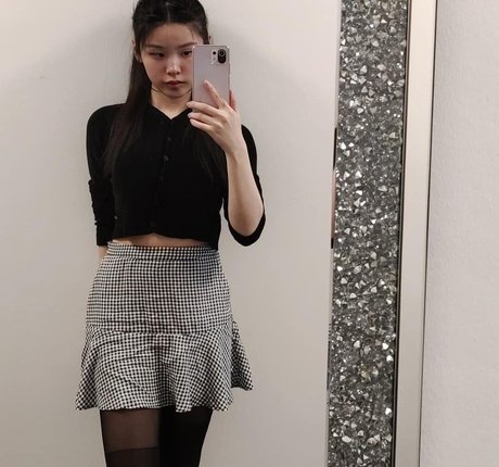 Foto di nudo di fuga di OnlyFans di Suriyocandy