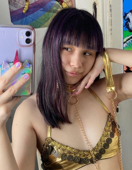 Foto di nudo di fuga di OnlyFans di Parvati