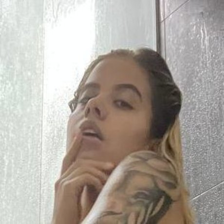 Foto di nudo di fuga di OnlyFans di Pinky Pussyy