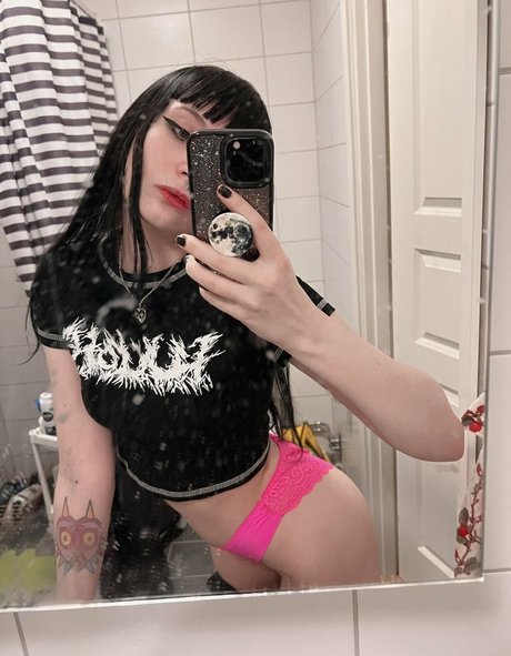 Foto di nudo di fuga di OnlyFans di Messy