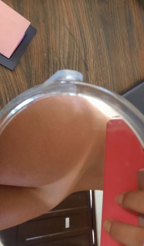 Foto di nudo di fuga di OnlyFans di Bi Mejia