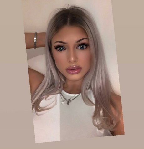 Foto di nudo di fuga di OnlyFans di Caitlinrharding