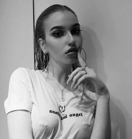 Foto di nudo di fuga di OnlyFans di Lilsauvage