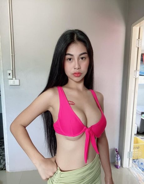 Foto di nudo di fuga di OnlyFans di Oil Paphavee Chaimongkol