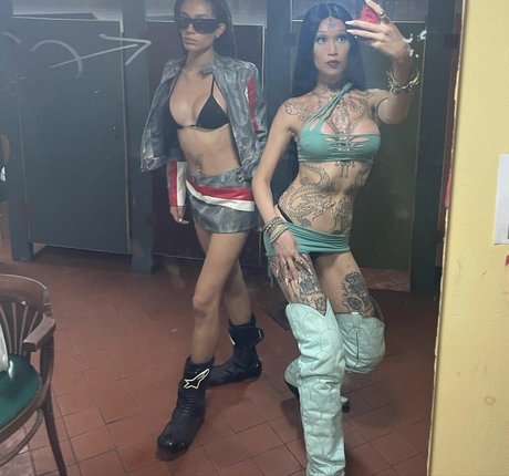 Tightcorsetloosemorals