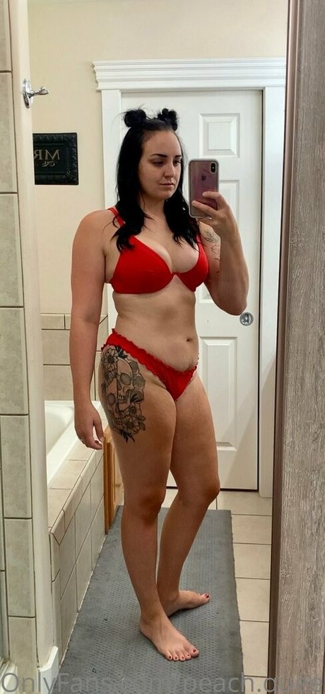 Foto di nudo di fuga di OnlyFans di Peach Queen2