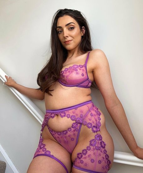 Foto di nudo di fuga di OnlyFans di Nelly London