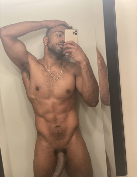 Foto di nudo di fuga di OnlyFans di Yourboyfcisco