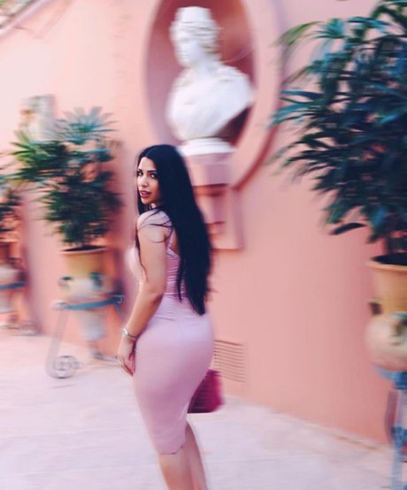 Foto di nudo di fuga di OnlyFans di Mizz Ellaa Asmr