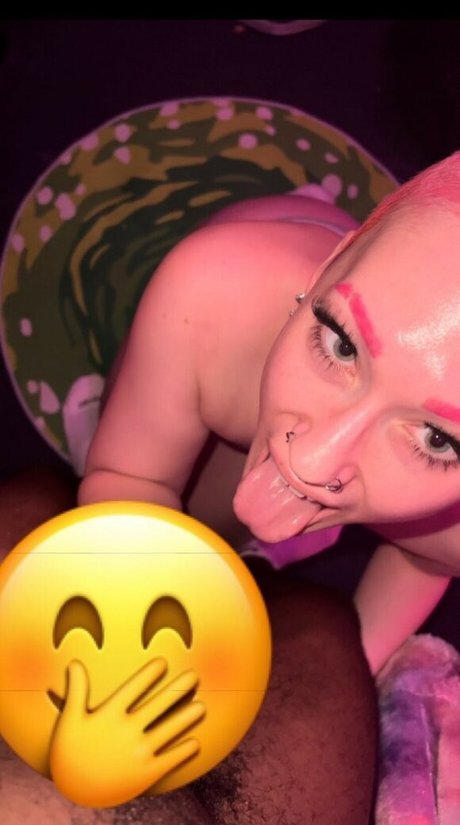 Foto di nudo di fuga di OnlyFans di Ellie Summer